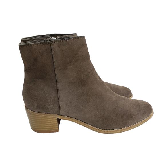 Clarks 8 Suede Leather Bootie Women Breccan‎ Myth Brown Zip Stack 2" Ankle Boots - Picture 2 of 10